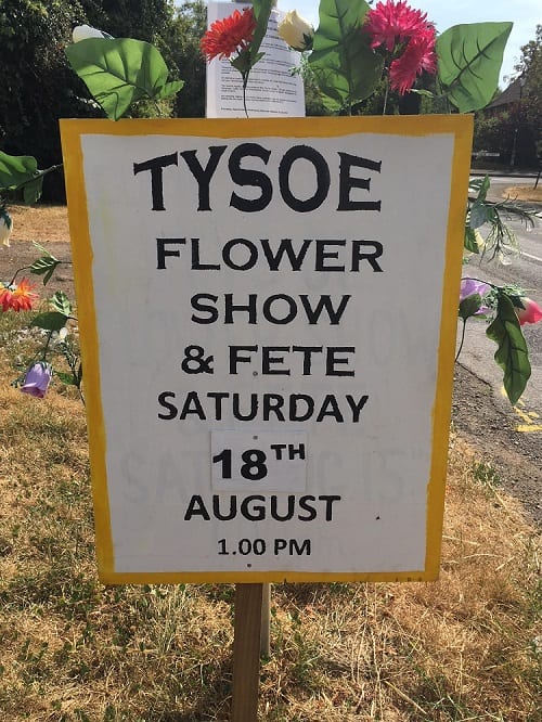 Playing at home in our lovely village of Tysoe. Looking forward to meeting lots of lovely local dogs and their hoomans.